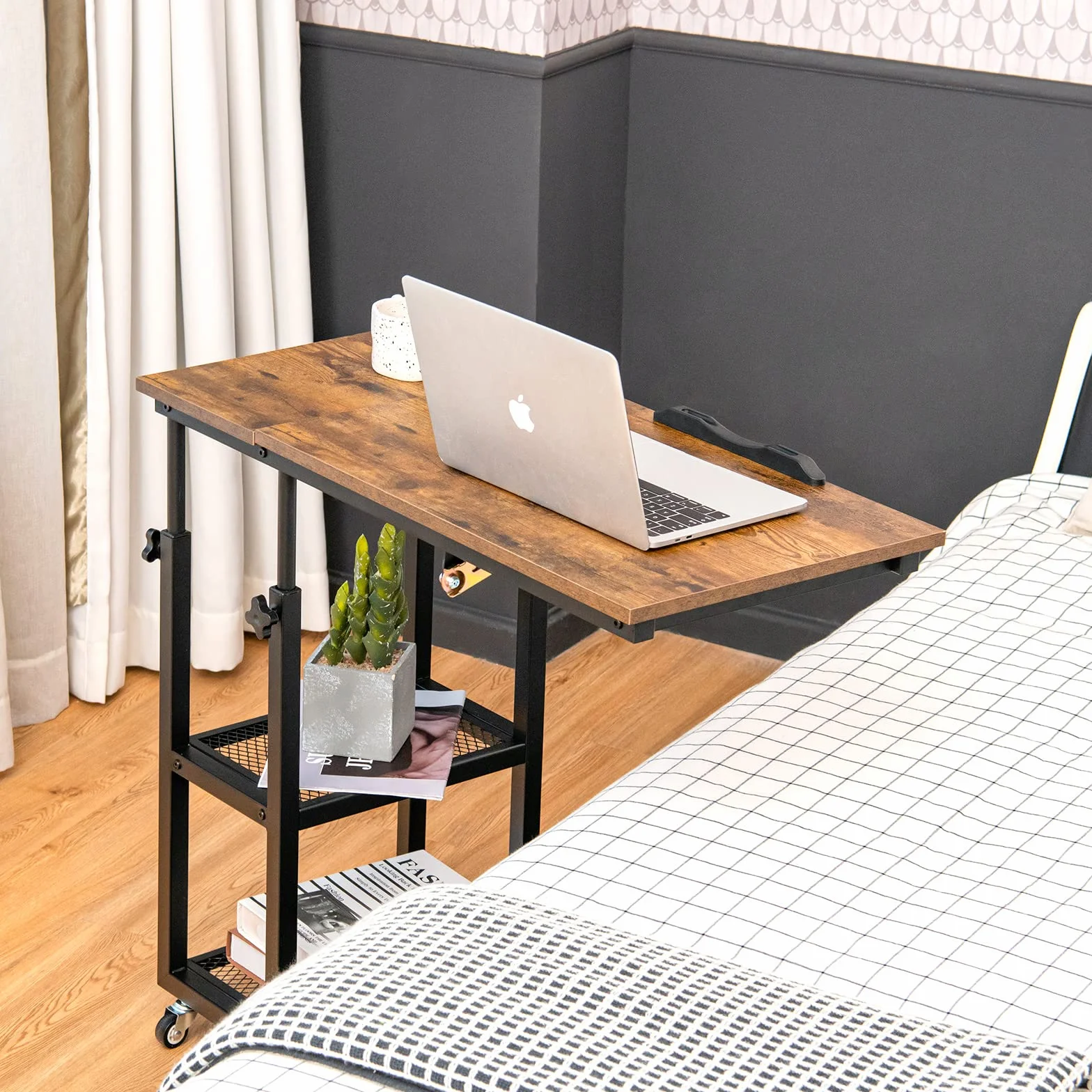 COSTWAY Stolik pod laptopa z regulacją wysokości i nachylenia, 3 poziomy, w kształcie litery C, na kółkach, 80 x 40 x 95 cm, brązowy