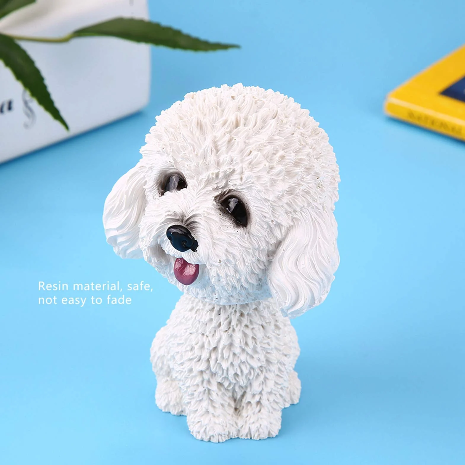 Kiwający Pies do Samochodu Tańcząca Bobble Head Dog Westie Deska Rozdzielcza Żywica Biała Symulacja Potrząsająca głową Pies Decor Bobble Head Zabawka Wnętrze Samochodu Ozdoba (Miś (biały))