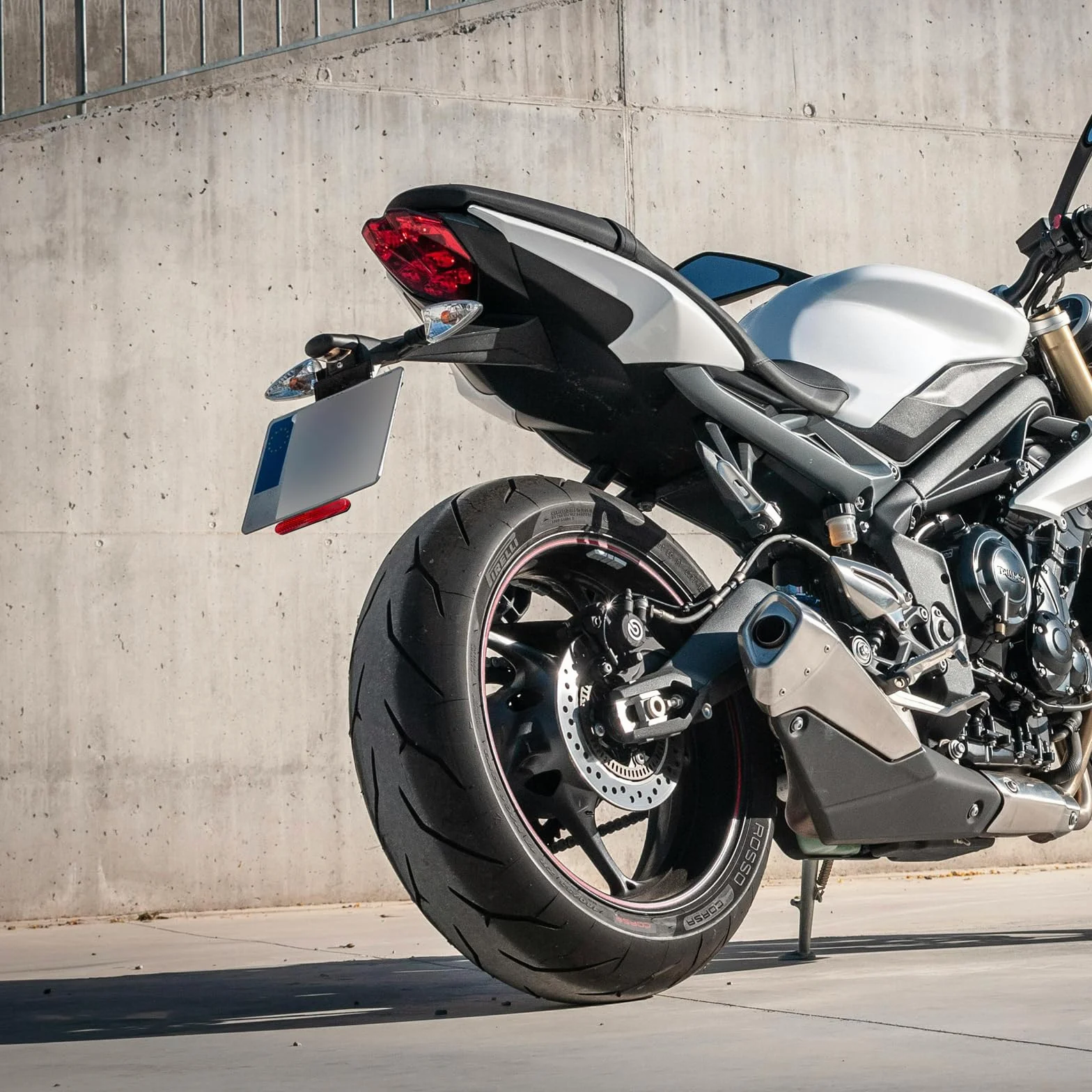 evermotor Odblask motocyklowy 2 sztuki z aluminiową płytą, 100 mm tylna tablica rejestracyjna, naklejki odblaskowe na motocykl, odblask kocie oko, samoprzylepne